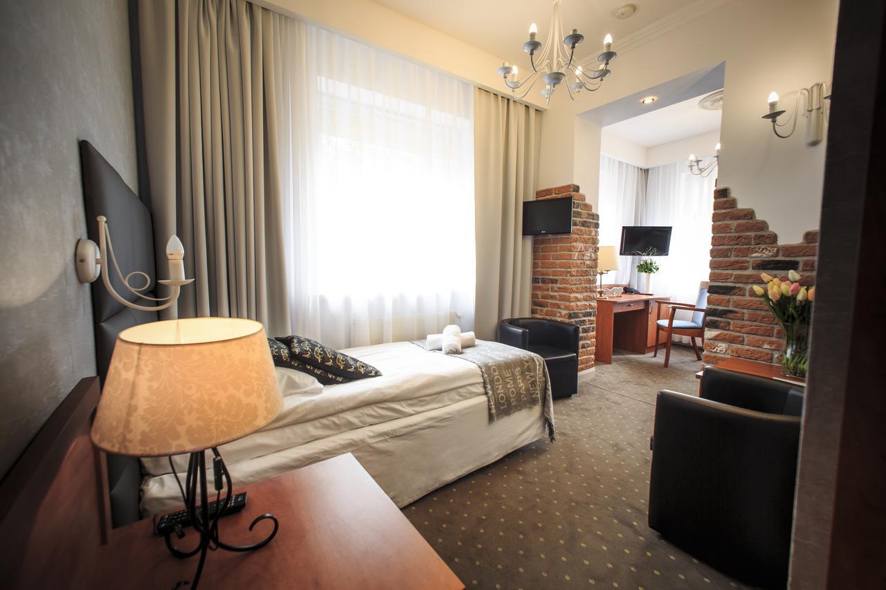 Rezydencja Pod Teznia & Spa อีนอวรอตสวาฟ ภายนอก รูปภาพ