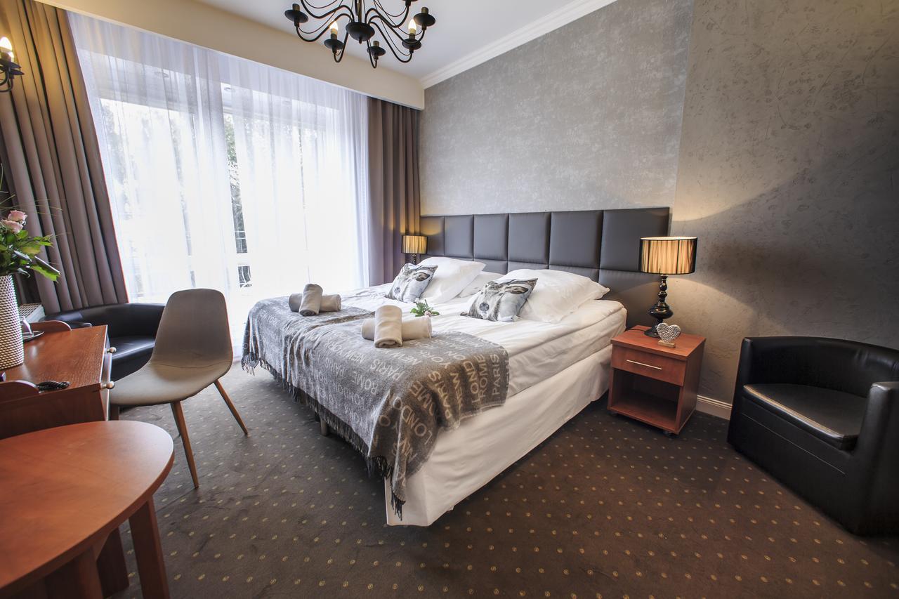Rezydencja Pod Teznia & Spa อีนอวรอตสวาฟ ภายนอก รูปภาพ